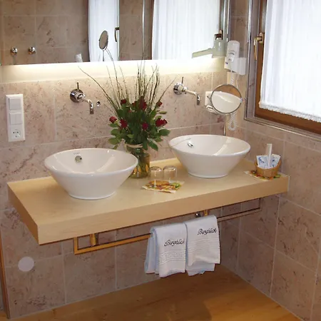 Landgasthof Bergblick Pensión 3*